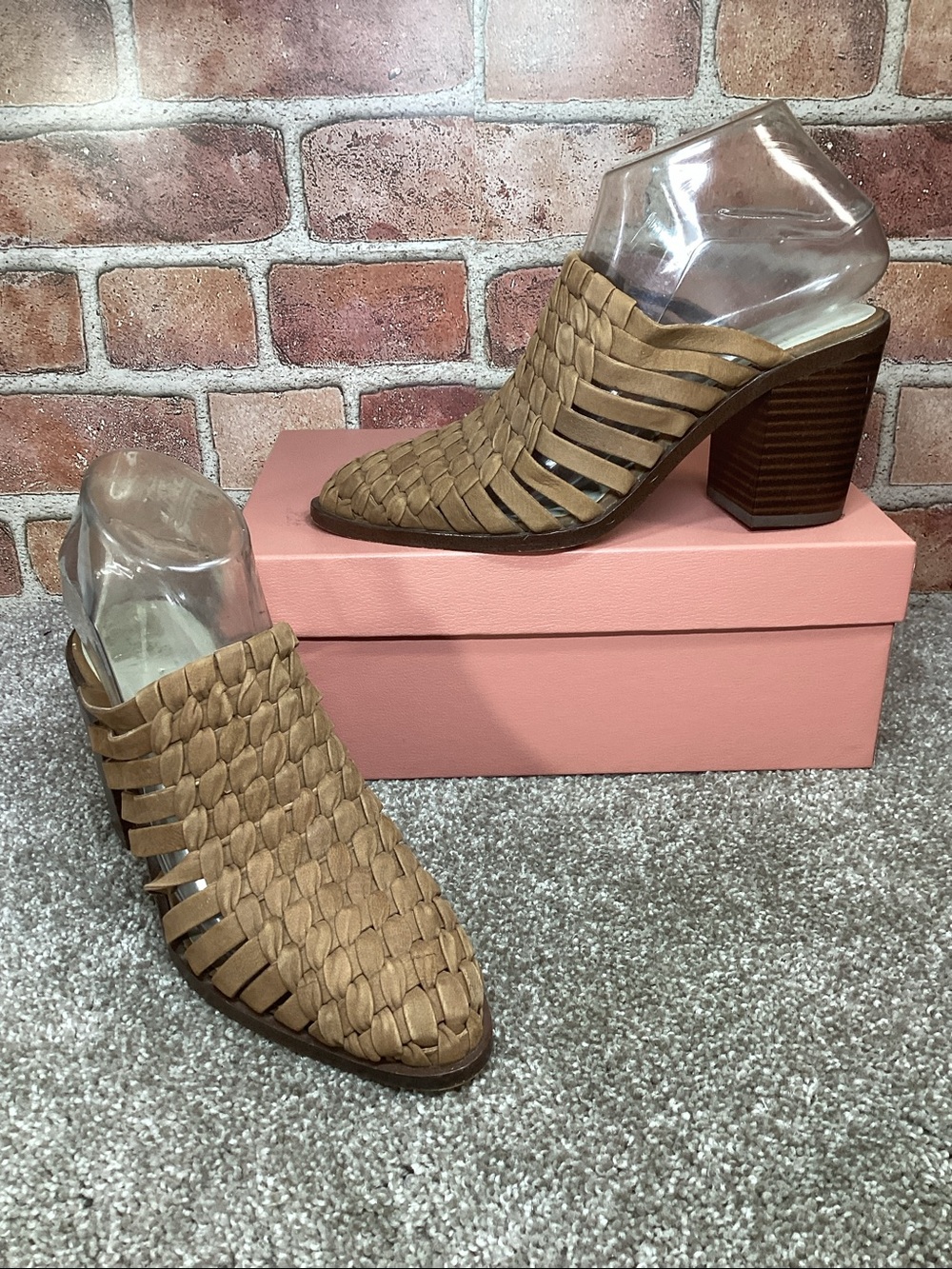 1.State Licha women’s mule sandals size 7.5